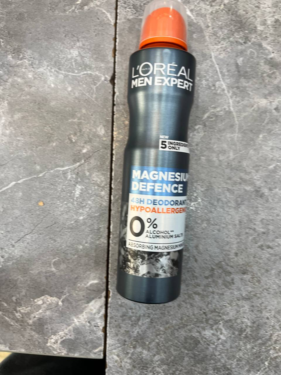 اسپری ضد تعریق مردانه loreal men expert  مدل magnesium defence حجم 250 میلی لیتر